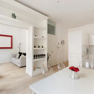 Crystal Piazza Navona Apartment Rome